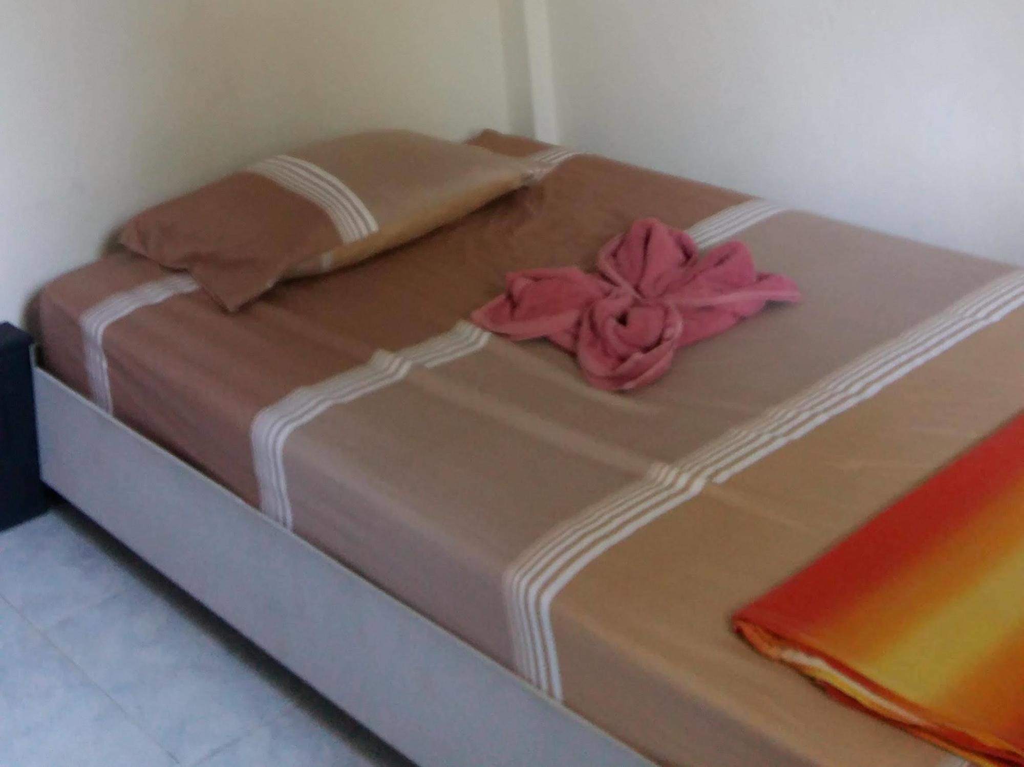 Samui Star Guesthouse Bãi biển Chaweng Ngoại thất bức ảnh